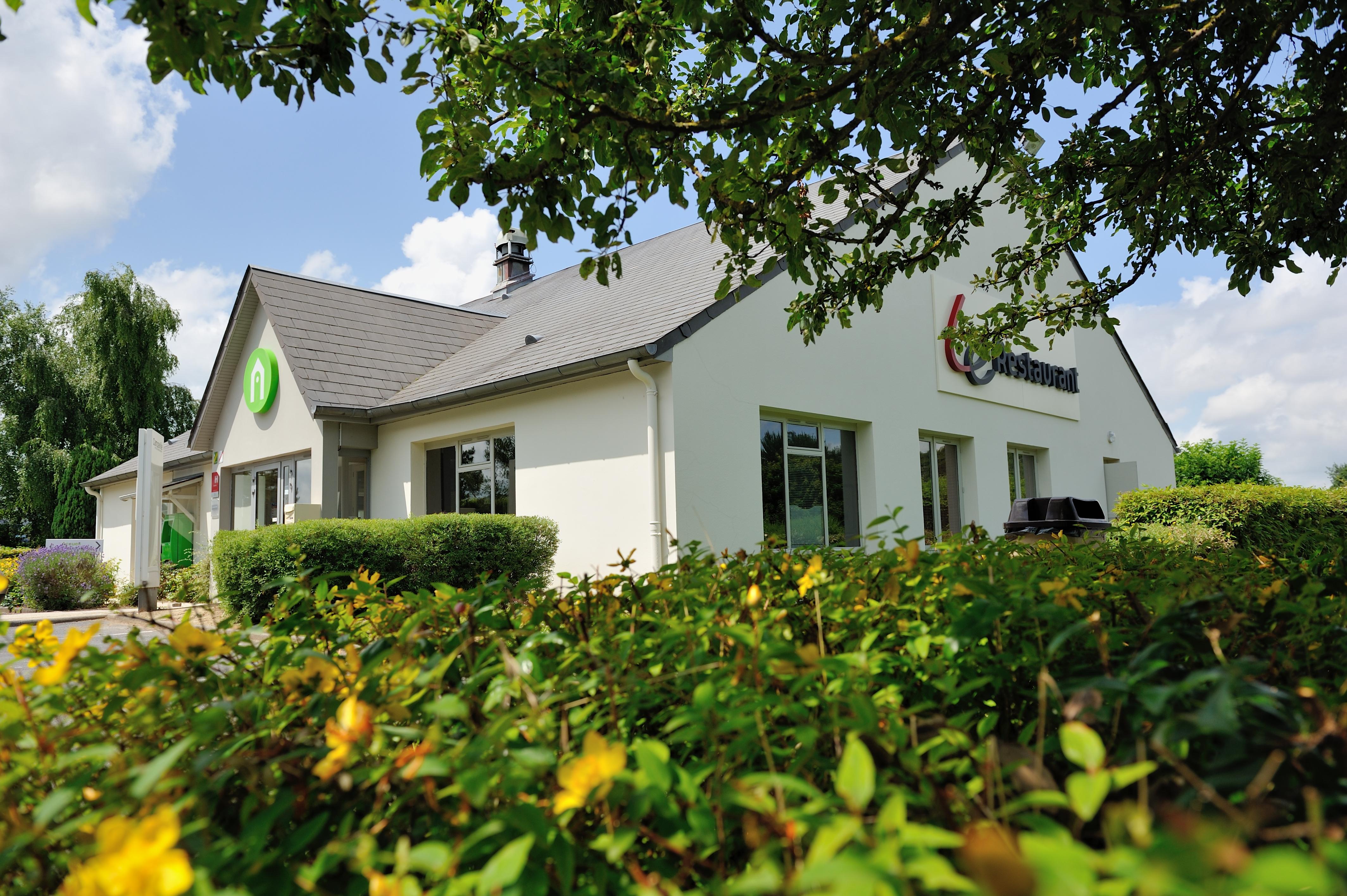 Campanile Reims Est - Taissy Hotel Exterior photo